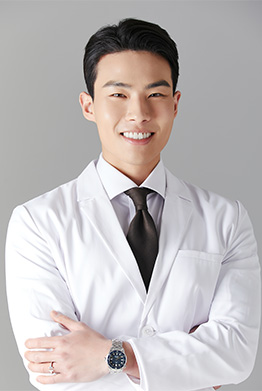 Profile image of Beaverton dentist, Doctor Marcus Hwang.